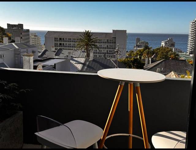 2 BEDROOM APARTMENT FOR SALE IN SEA POINT